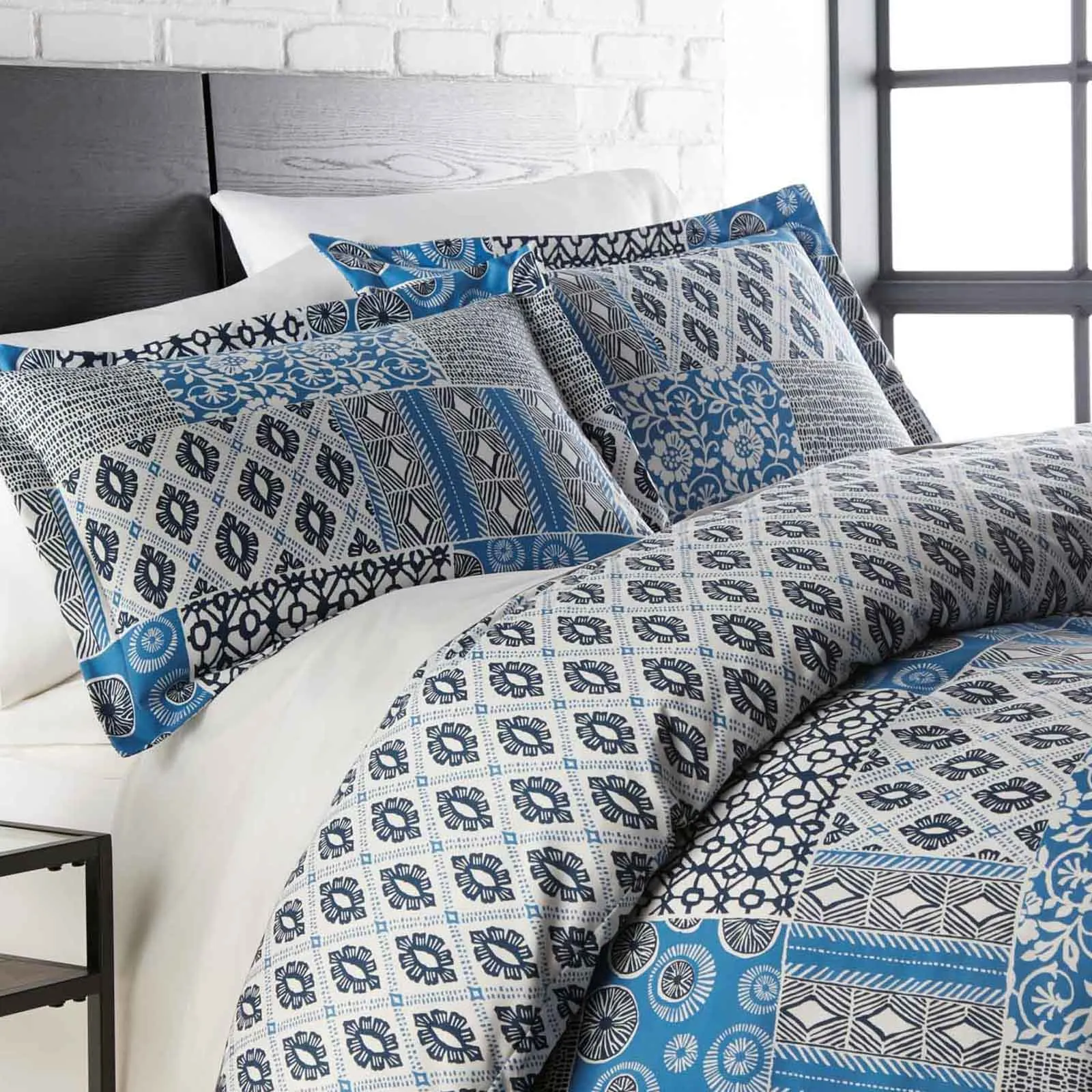 Global Patchwork Comforter Set